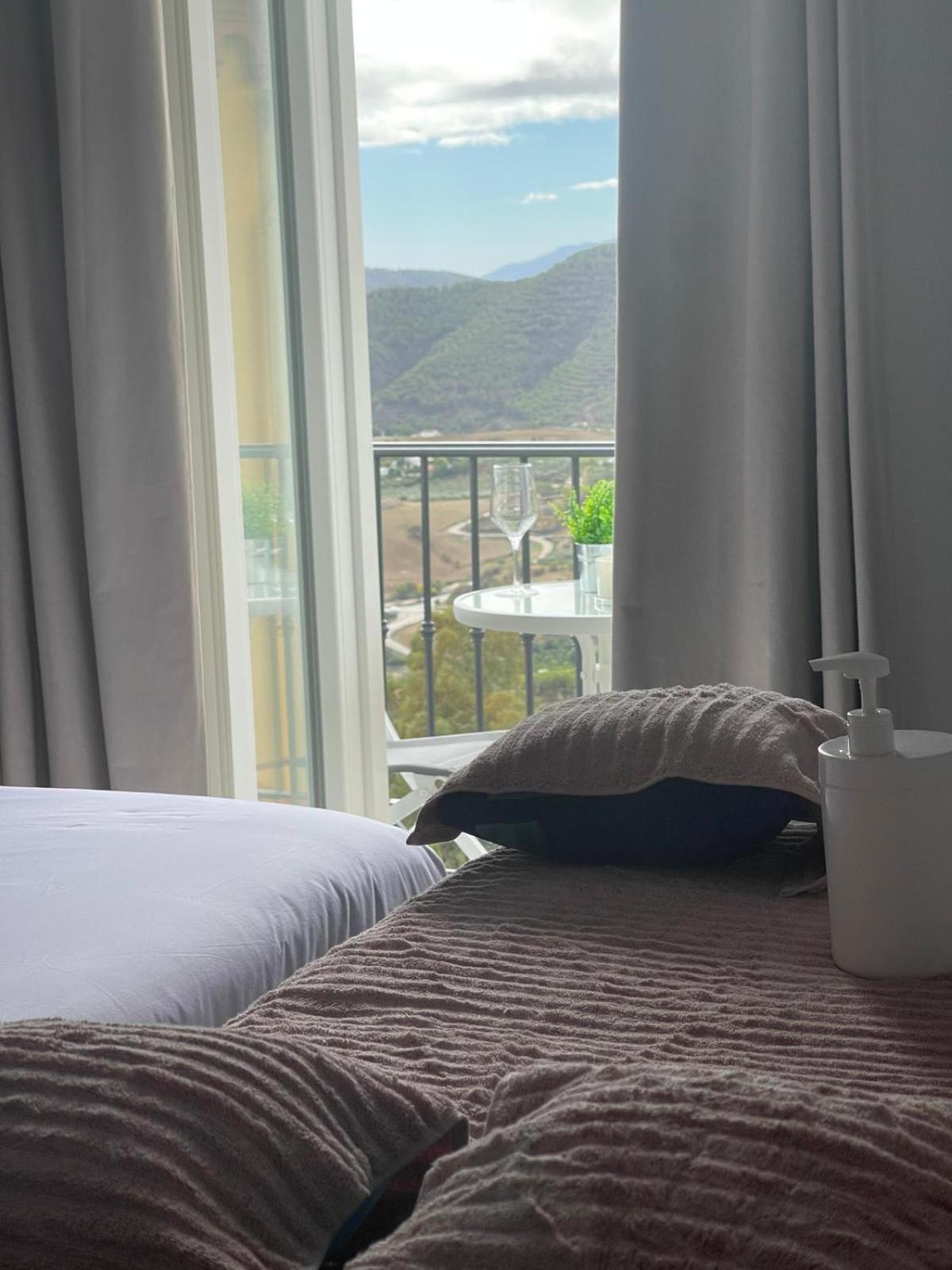 Caminito Rey & Banderas Spa Relax Carratraca Dış mekan fotoğraf